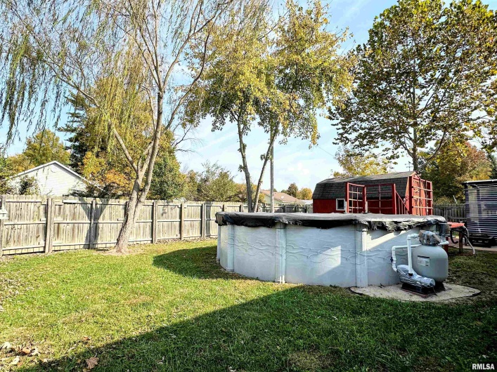 104 TOWNHOUSE Drive, Cambria, Illinois 62915, 3 Bedrooms Bedrooms, 0 ,2 BathroomsBathrooms,Residential,For Sale,TOWNHOUSE,0,RMAEB455685