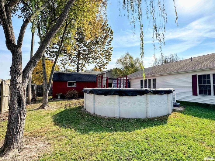 104 TOWNHOUSE Drive, Cambria, Illinois 62915, 3 Bedrooms Bedrooms, 0 ,2 BathroomsBathrooms,Residential,For Sale,TOWNHOUSE,0,RMAEB455685