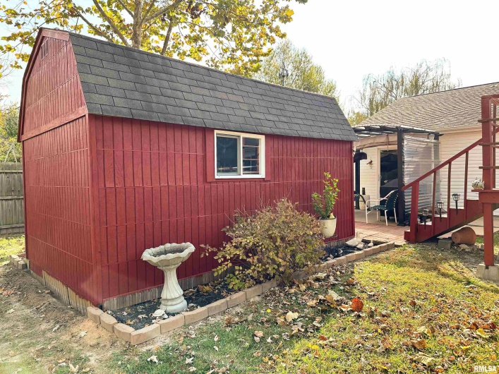 104 TOWNHOUSE Drive, Cambria, Illinois 62915, 3 Bedrooms Bedrooms, 0 ,2 BathroomsBathrooms,Residential,For Sale,TOWNHOUSE,0,RMAEB455685
