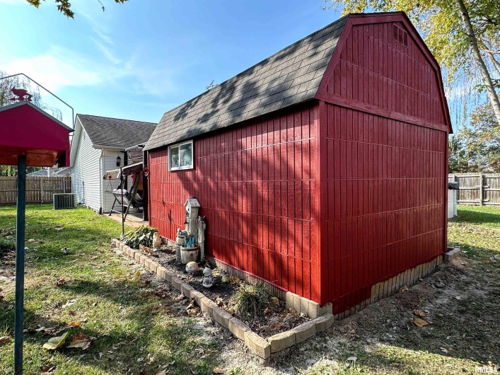 104 TOWNHOUSE Drive, Cambria, Illinois 62915, 3 Bedrooms Bedrooms, 0 ,2 BathroomsBathrooms,Residential,For Sale,TOWNHOUSE,0,RMAEB455685