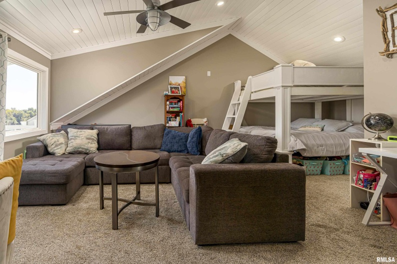 75 Bedrock Ridge, Elkville, Illinois 62932, 3 Bedrooms Bedrooms, 0 ,2 BathroomsBathrooms,Residential,For Sale,Bedrock,0,RMAEB455899