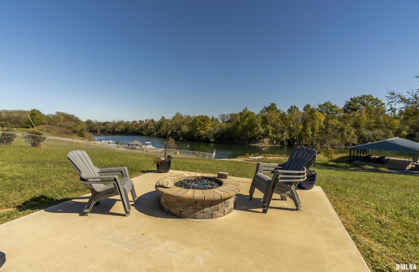 75 Bedrock Ridge, Elkville, Illinois 62932, 3 Bedrooms Bedrooms, 0 ,2 BathroomsBathrooms,Residential,For Sale,Bedrock,0,RMAEB455899
