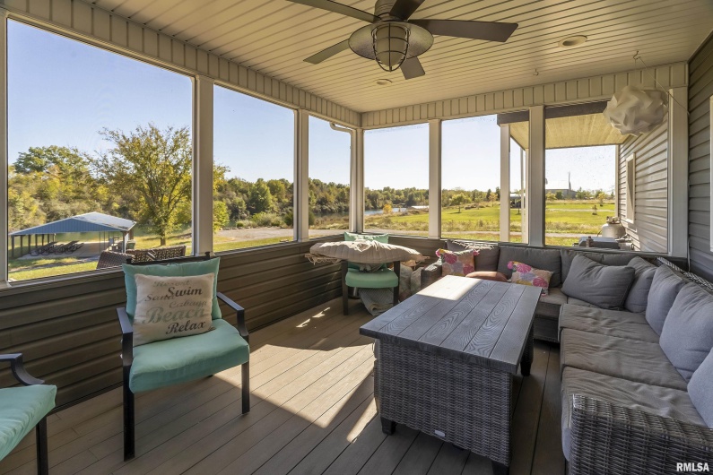 75 Bedrock Ridge, Elkville, Illinois 62932, 3 Bedrooms Bedrooms, 0 ,2 BathroomsBathrooms,Residential,For Sale,Bedrock,0,RMAEB455899