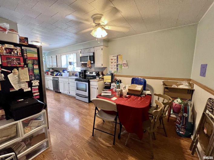1106 11TH Street, Murphysboro, Illinois 62966, 2 Bedrooms Bedrooms, 0 ,1 BathroomBathrooms,Residential,For Sale,11TH,0,RMAEB455260