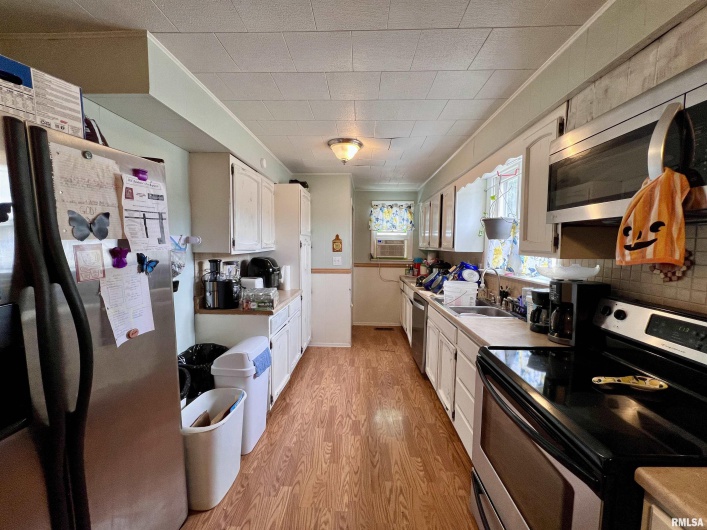 1106 11TH Street, Murphysboro, Illinois 62966, 2 Bedrooms Bedrooms, 0 ,1 BathroomBathrooms,Residential,For Sale,11TH,0,RMAEB455260