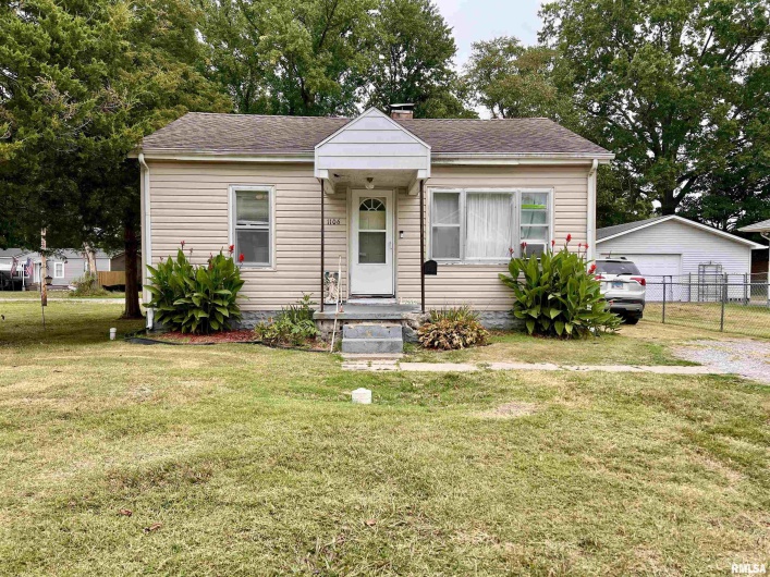1106 11TH Street, Murphysboro, Illinois 62966, 2 Bedrooms Bedrooms, 0 ,1 BathroomBathrooms,Residential,For Sale,11TH,0,RMAEB455260