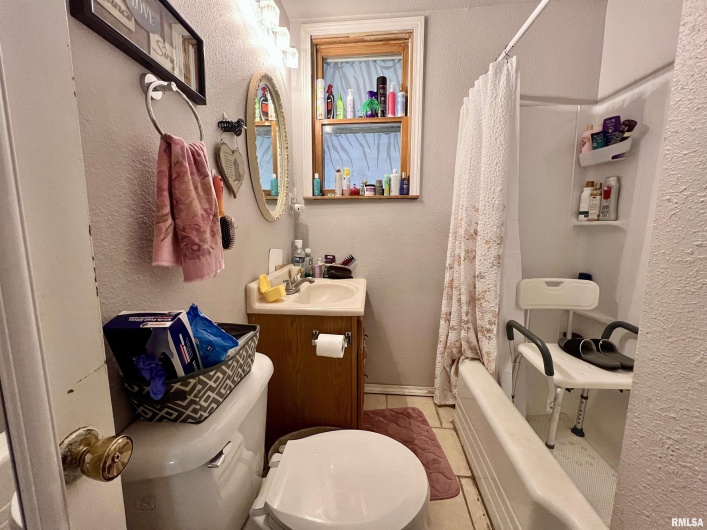 1106 11TH Street, Murphysboro, Illinois 62966, 2 Bedrooms Bedrooms, 0 ,1 BathroomBathrooms,Residential,For Sale,11TH,0,RMAEB455260
