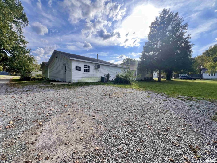 1106 11TH Street, Murphysboro, Illinois 62966, 2 Bedrooms Bedrooms, 0 ,1 BathroomBathrooms,Residential,For Sale,11TH,0,RMAEB455260