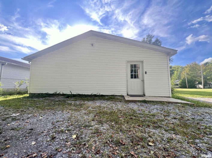 1106 11TH Street, Murphysboro, Illinois 62966, 2 Bedrooms Bedrooms, 0 ,1 BathroomBathrooms,Residential,For Sale,11TH,0,RMAEB455260