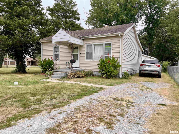 1106 11TH Street, Murphysboro, Illinois 62966, 2 Bedrooms Bedrooms, 0 ,1 BathroomBathrooms,Residential,For Sale,11TH,0,RMAEB455260