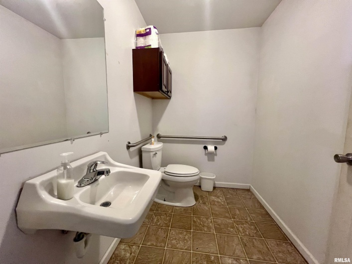 1106 11TH Street, Murphysboro, Illinois 62966, 2 Bedrooms Bedrooms, 0 ,1 BathroomBathrooms,Residential,For Sale,11TH,0,RMAEB455260