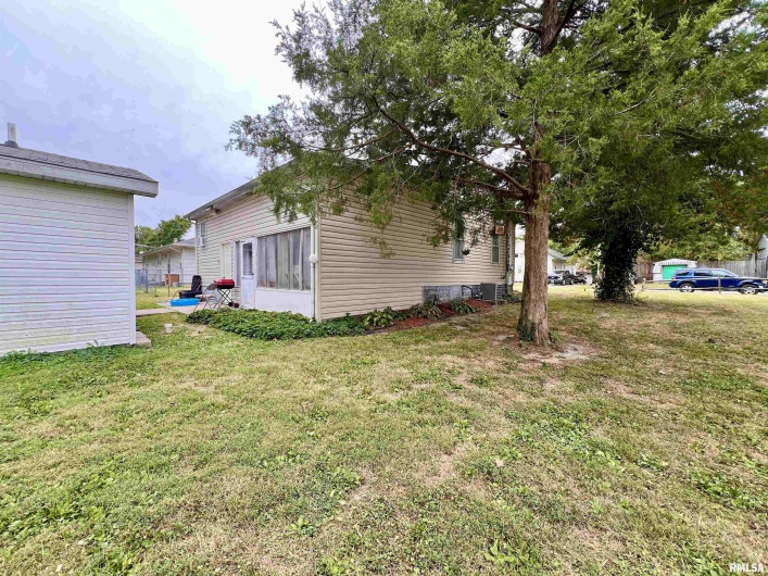 1106 11TH Street, Murphysboro, Illinois 62966, 2 Bedrooms Bedrooms, 0 ,1 BathroomBathrooms,Residential,For Sale,11TH,0,RMAEB455260