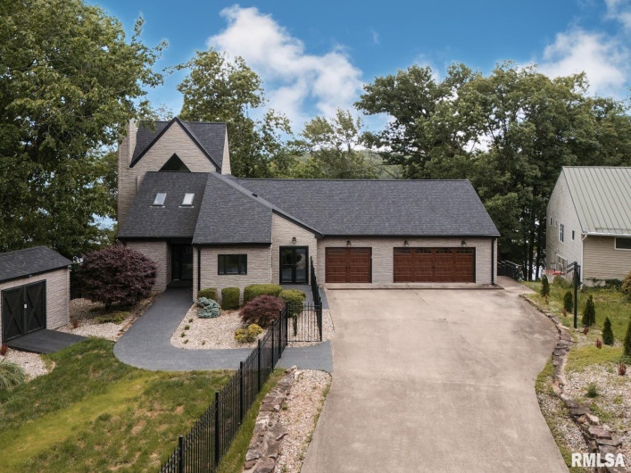 12225 Pebble Point Road, Marion, Illinois 62959, 4 Bedrooms Bedrooms, 0 ,4 BathroomsBathrooms,Residential,For Sale,Pebble Point,0,RMAEB456078