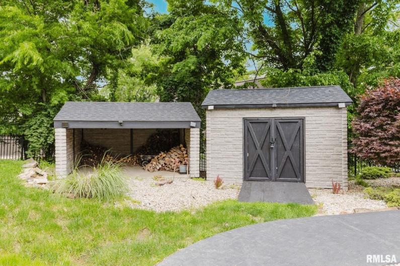 12225 Pebble Point Road, Marion, Illinois 62959, 4 Bedrooms Bedrooms, 0 ,4 BathroomsBathrooms,Residential,For Sale,Pebble Point,0,RMAEB456078