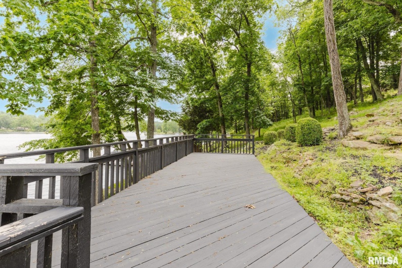 12225 Pebble Point Road, Marion, Illinois 62959, 4 Bedrooms Bedrooms, 0 ,4 BathroomsBathrooms,Residential,For Sale,Pebble Point,0,RMAEB456078