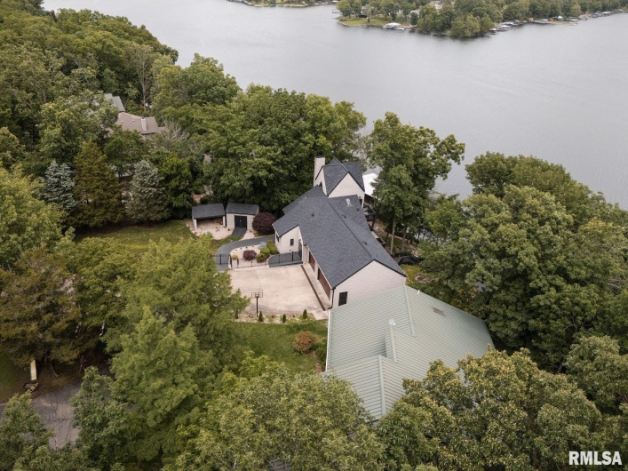 12225 Pebble Point Road, Marion, Illinois 62959, 4 Bedrooms Bedrooms, 0 ,4 BathroomsBathrooms,Residential,For Sale,Pebble Point,0,RMAEB456078