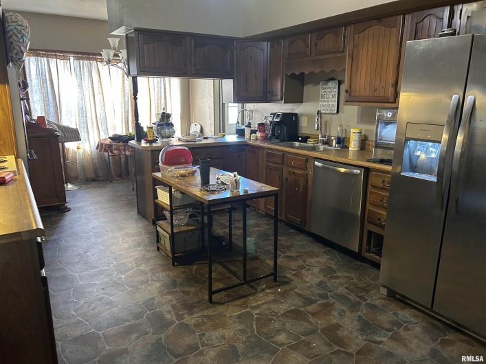 307 PINE Street, DeSoto, Illinois 62924, 3 Bedrooms Bedrooms, 0 ,2 BathroomsBathrooms,Residential,For Sale,PINE,0,RMAEB456097