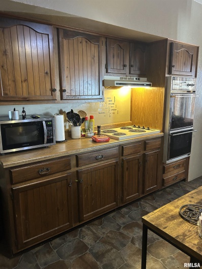 307 PINE Street, DeSoto, Illinois 62924, 3 Bedrooms Bedrooms, 0 ,2 BathroomsBathrooms,Residential,For Sale,PINE,0,RMAEB456097
