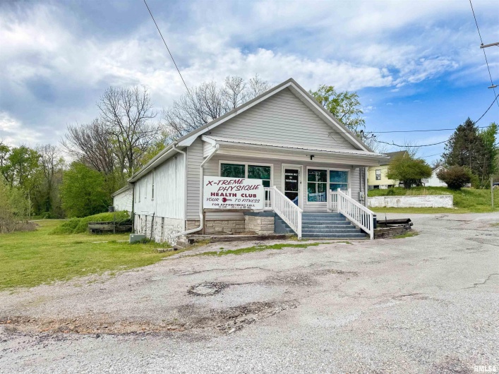 305 MAIN Street, Jonesboro, Illinois 62952, 0 , 0 ,0,Commercial Sale,For Sale,MAIN,0,RMAEB456154