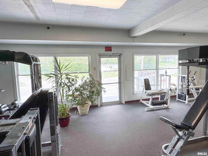 305 MAIN Street, Jonesboro, Illinois 62952, 0 , 0 ,0,Commercial Sale,For Sale,MAIN,0,RMAEB456154