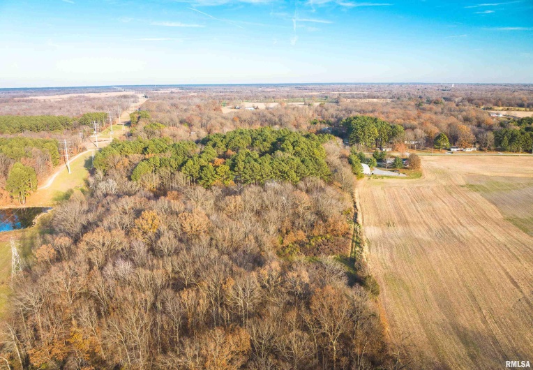 15319 Laminack Road, Carterville, Illinois 62918, 2 Bedrooms Bedrooms, 0 ,3 BathroomsBathrooms,Residential,For Sale,Laminack,0,RMAEB456192