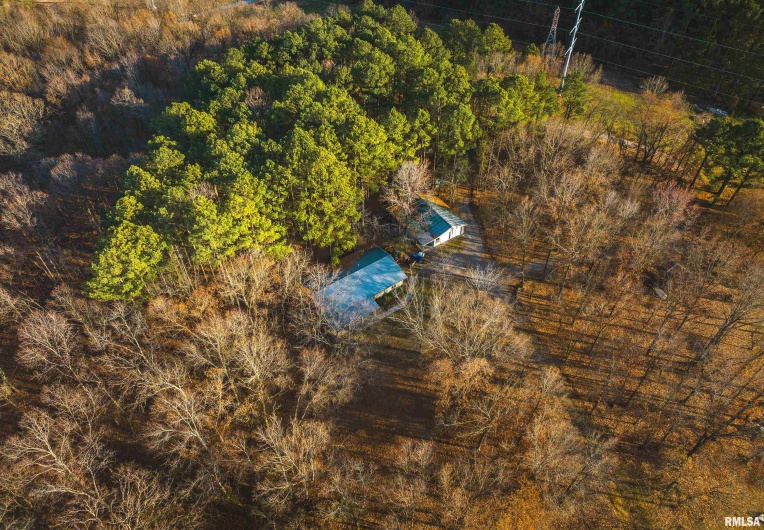 15319 Laminack Road, Carterville, Illinois 62918, 2 Bedrooms Bedrooms, 0 ,3 BathroomsBathrooms,Residential,For Sale,Laminack,0,RMAEB456192