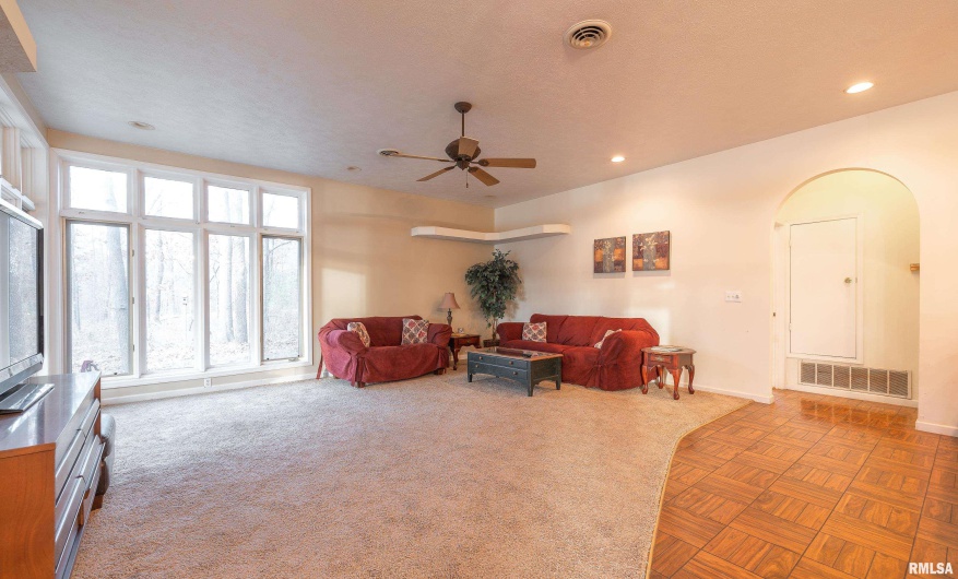 15319 Laminack Road, Carterville, Illinois 62918, 2 Bedrooms Bedrooms, 0 ,3 BathroomsBathrooms,Residential,For Sale,Laminack,0,RMAEB456192