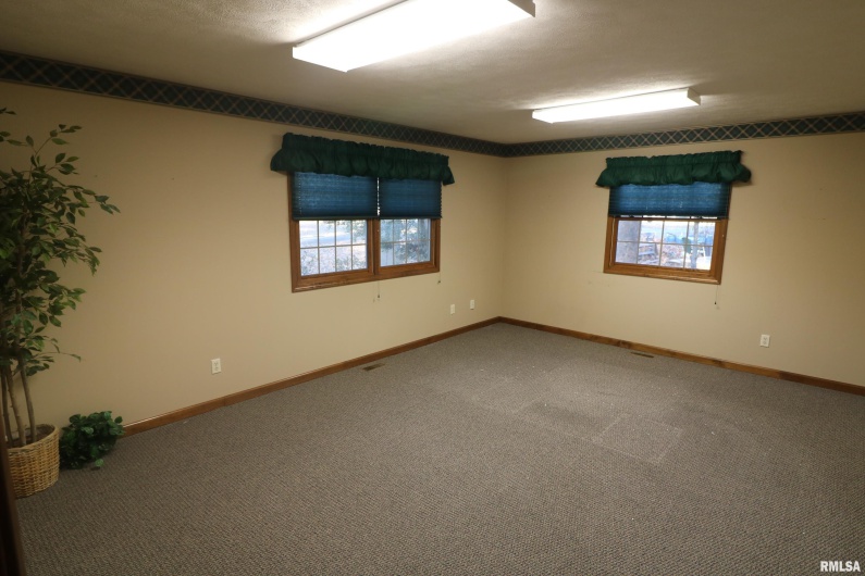 200 Diaz Street, Herrin, Illinois 62948, 0 , 0 ,0,Commercial Sale,For Sale,Diaz,0,RMAEB456225