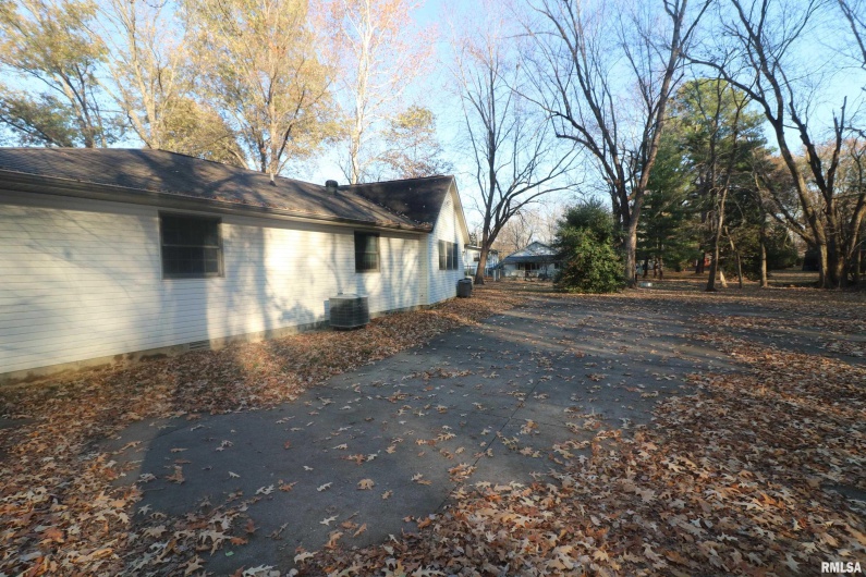 200 Diaz Street, Herrin, Illinois 62948, 0 , 0 ,0,Commercial Sale,For Sale,Diaz,0,RMAEB456225