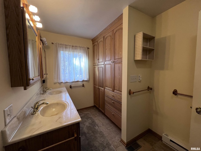 88 DAKOTA Road, Carbondale, Illinois 62902, 3 Bedrooms Bedrooms, 0 ,3 BathroomsBathrooms,Residential,For Sale,DAKOTA,0,RMAEB456205