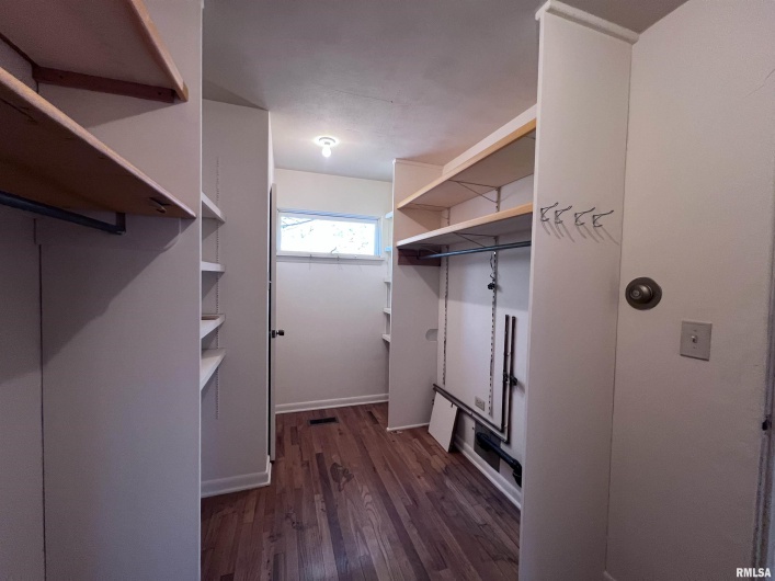 88 DAKOTA Road, Carbondale, Illinois 62902, 3 Bedrooms Bedrooms, 0 ,3 BathroomsBathrooms,Residential,For Sale,DAKOTA,0,RMAEB456205