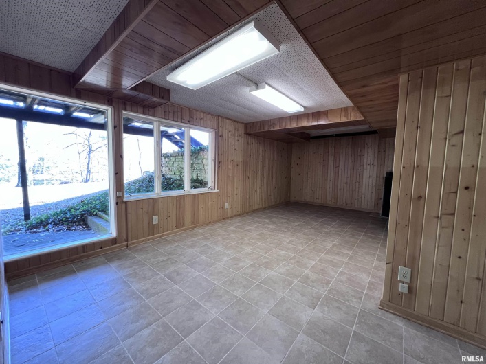 88 DAKOTA Road, Carbondale, Illinois 62902, 3 Bedrooms Bedrooms, 0 ,3 BathroomsBathrooms,Residential,For Sale,DAKOTA,0,RMAEB456205