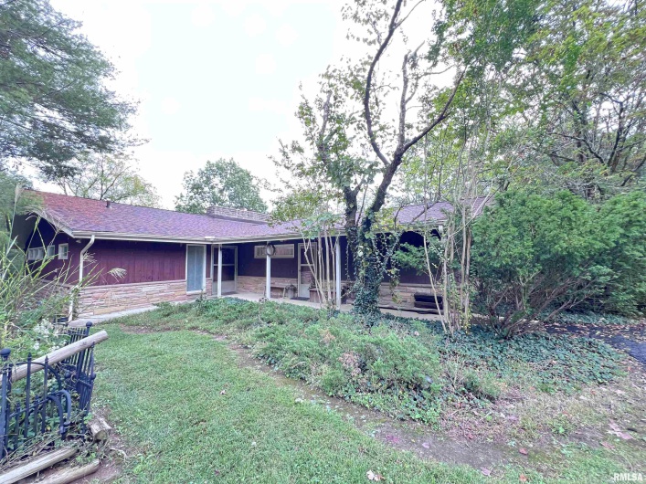 88 DAKOTA Road, Carbondale, Illinois 62902, 3 Bedrooms Bedrooms, 0 ,3 BathroomsBathrooms,Residential,For Sale,DAKOTA,0,RMAEB456205