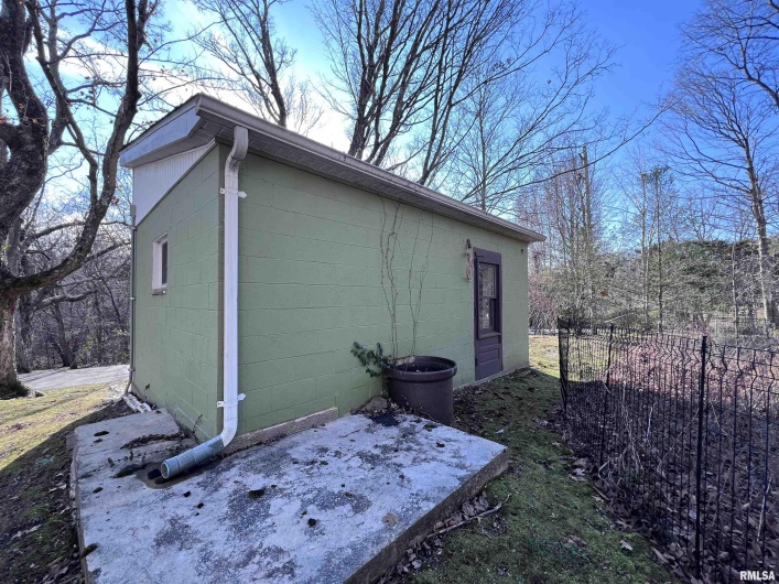 88 DAKOTA Road, Carbondale, Illinois 62902, 3 Bedrooms Bedrooms, 0 ,3 BathroomsBathrooms,Residential,For Sale,DAKOTA,0,RMAEB456205