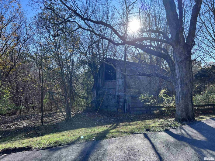 88 DAKOTA Road, Carbondale, Illinois 62902, 3 Bedrooms Bedrooms, 0 ,3 BathroomsBathrooms,Residential,For Sale,DAKOTA,0,RMAEB456205
