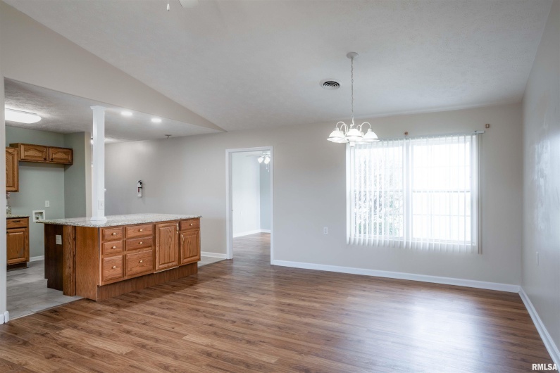 1500 APACHE Drive, Marion, Illinois 62959, 3 Bedrooms Bedrooms, 0 ,2 BathroomsBathrooms,Residential,For Sale,APACHE,0,RMAEB455123