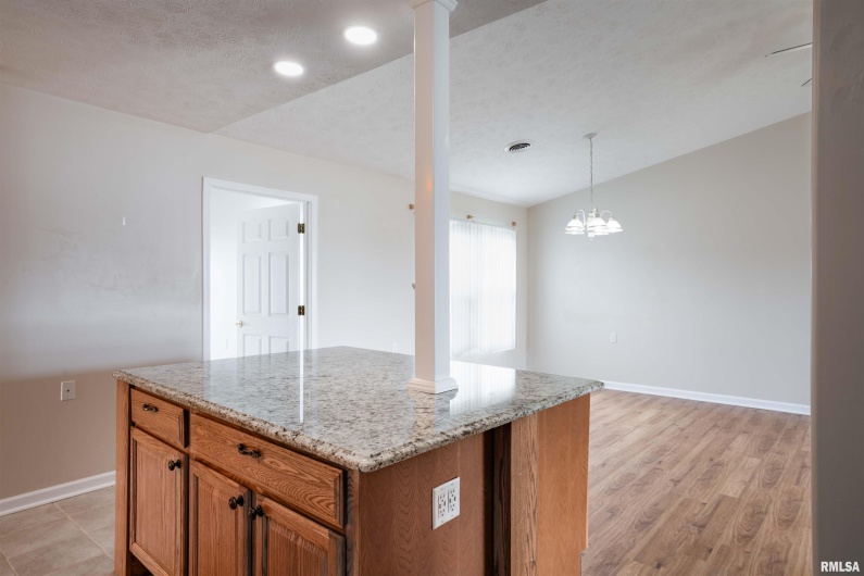 1500 APACHE Drive, Marion, Illinois 62959, 3 Bedrooms Bedrooms, 0 ,2 BathroomsBathrooms,Residential,For Sale,APACHE,0,RMAEB455123
