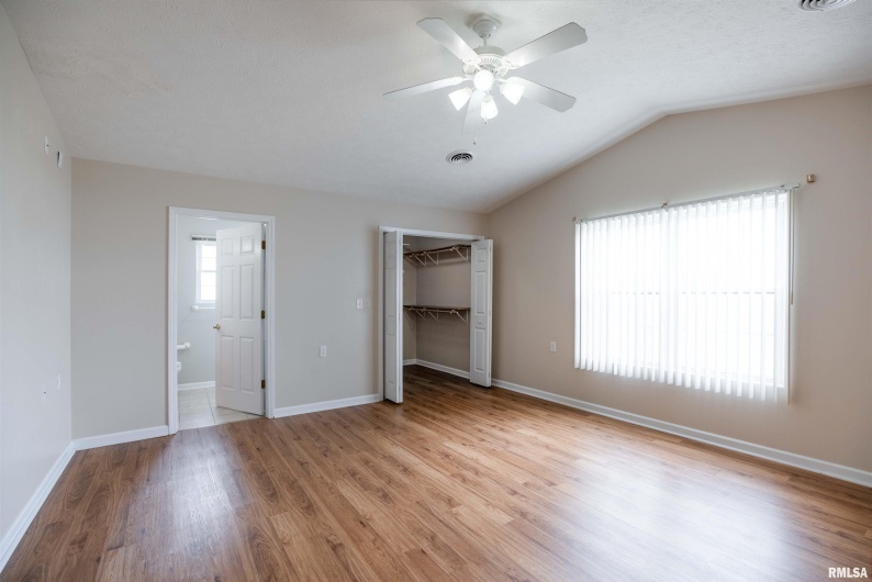 1500 APACHE Drive, Marion, Illinois 62959, 3 Bedrooms Bedrooms, 0 ,2 BathroomsBathrooms,Residential,For Sale,APACHE,0,RMAEB455123