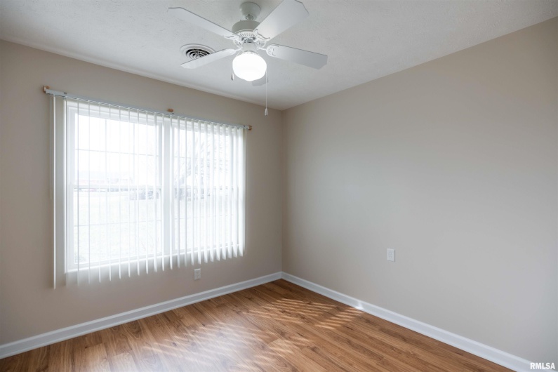1500 APACHE Drive, Marion, Illinois 62959, 3 Bedrooms Bedrooms, 0 ,2 BathroomsBathrooms,Residential,For Sale,APACHE,0,RMAEB455123