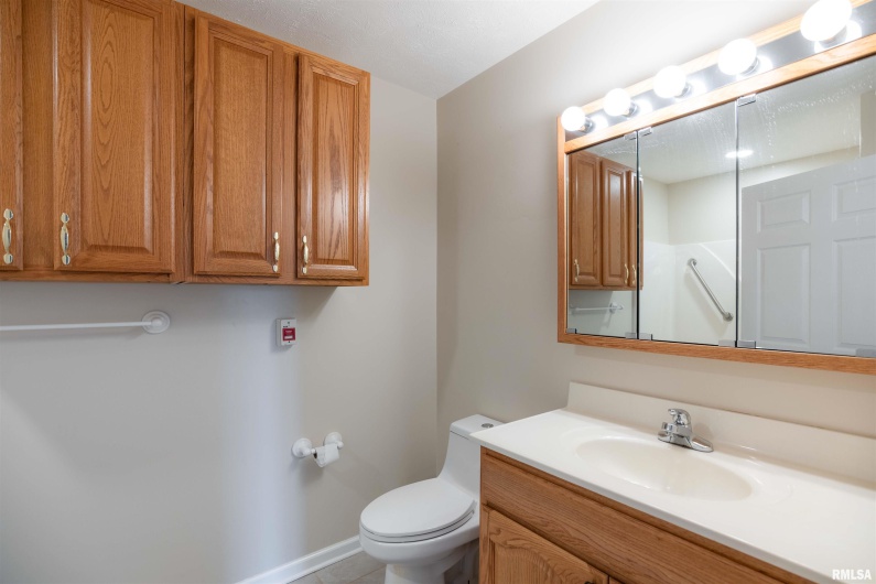 1500 APACHE Drive, Marion, Illinois 62959, 3 Bedrooms Bedrooms, 0 ,2 BathroomsBathrooms,Residential,For Sale,APACHE,0,RMAEB455123