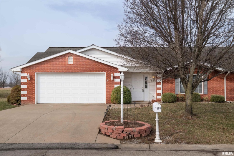 1500 APACHE Drive, Marion, Illinois 62959, 3 Bedrooms Bedrooms, 0 ,2 BathroomsBathrooms,Residential,For Sale,APACHE,0,RMAEB455123