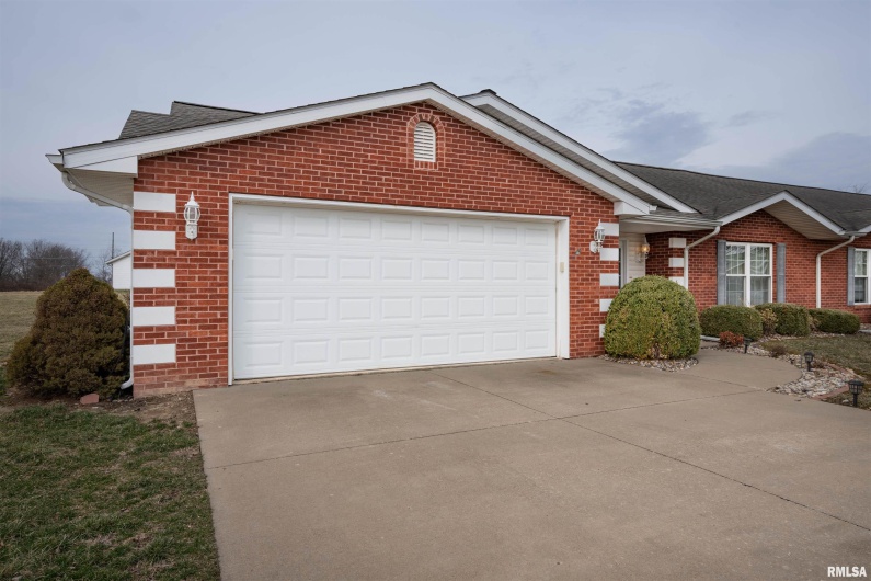 1500 APACHE Drive, Marion, Illinois 62959, 3 Bedrooms Bedrooms, 0 ,2 BathroomsBathrooms,Residential,For Sale,APACHE,0,RMAEB455123
