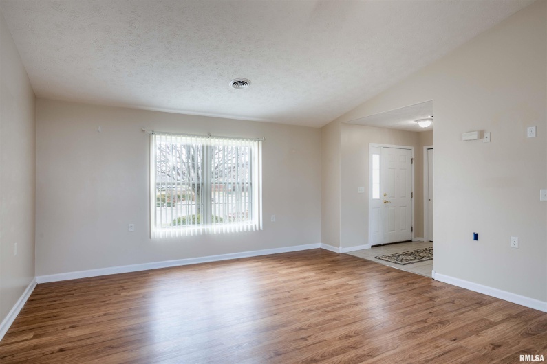1500 APACHE Drive, Marion, Illinois 62959, 3 Bedrooms Bedrooms, 0 ,2 BathroomsBathrooms,Residential,For Sale,APACHE,0,RMAEB455123