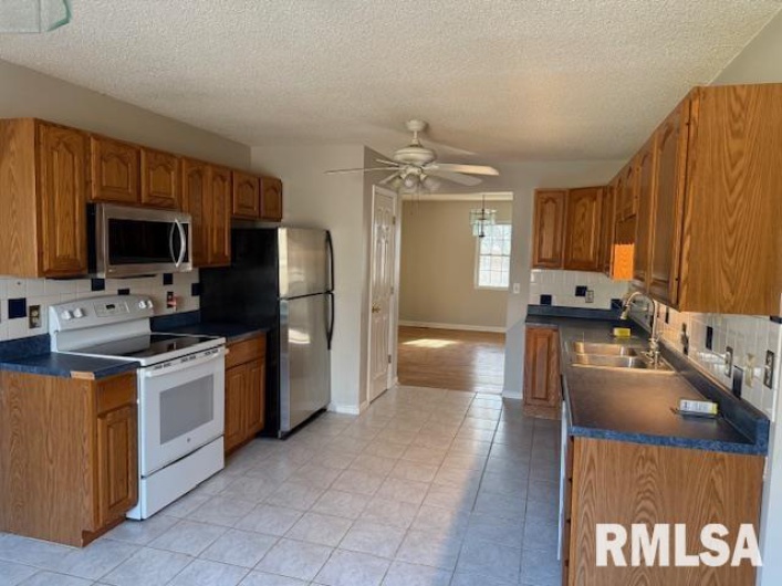 14892 Fowler School Road, Marion, Illinois 62959, 4 Bedrooms Bedrooms, 0 ,2 BathroomsBathrooms,Residential,For Sale,Fowler School,0,RMAEB456204