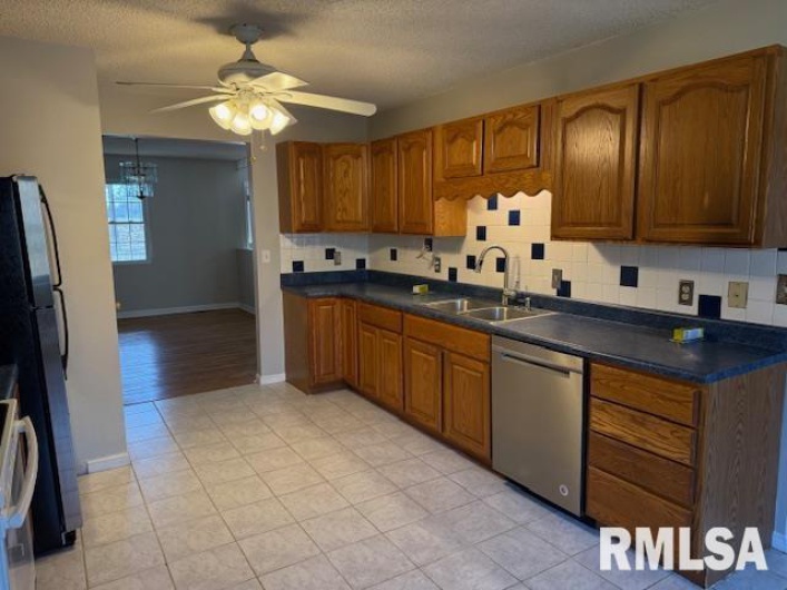 14892 Fowler School Road, Marion, Illinois 62959, 4 Bedrooms Bedrooms, 0 ,2 BathroomsBathrooms,Residential,For Sale,Fowler School,0,RMAEB456204