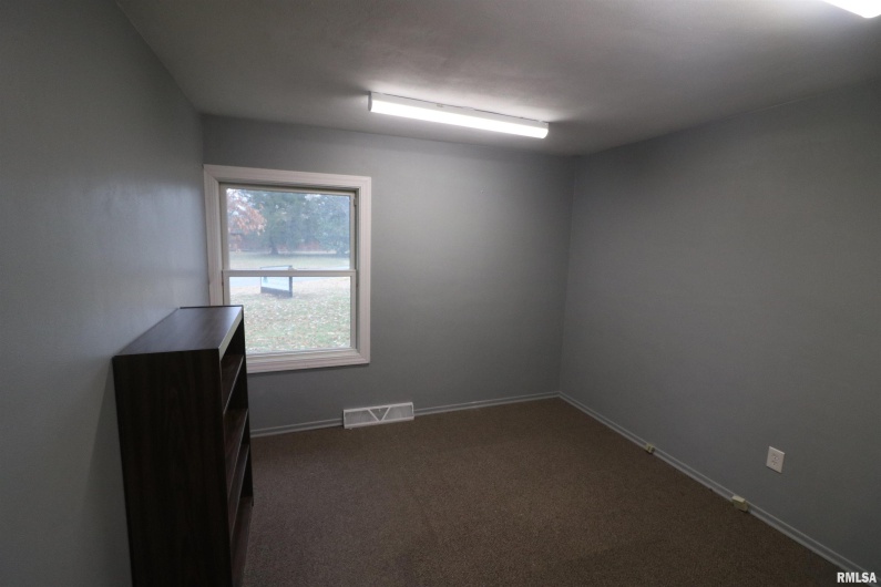 401 Beadle Drive, Carbondale, Illinois 62901, 0 , 0 ,0,Commercial Sale,For Sale,Beadle,0,RMAEB456240