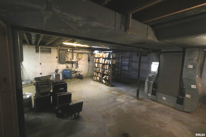 401 Beadle Drive, Carbondale, Illinois 62901, 0 , 0 ,0,Commercial Sale,For Sale,Beadle,0,RMAEB456240