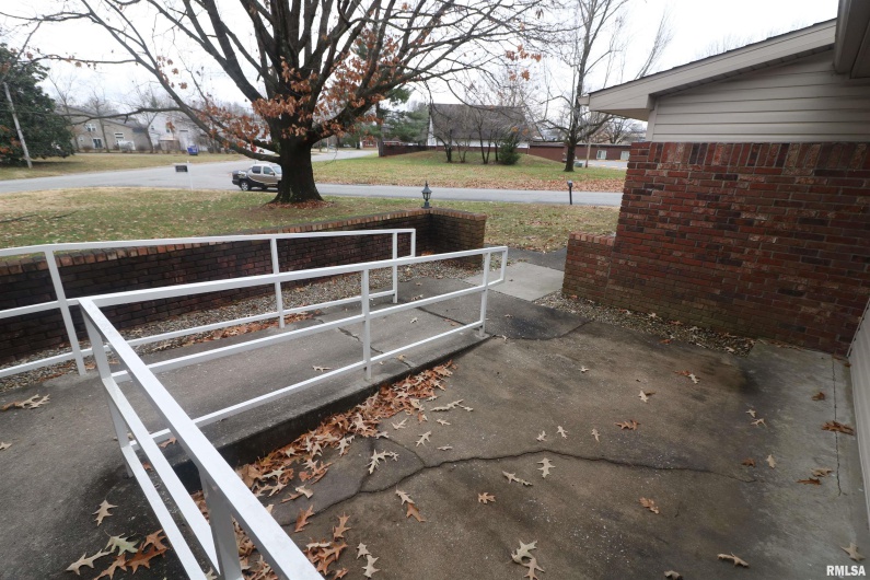 401 Beadle Drive, Carbondale, Illinois 62901, 0 , 0 ,0,Commercial Sale,For Sale,Beadle,0,RMAEB456240