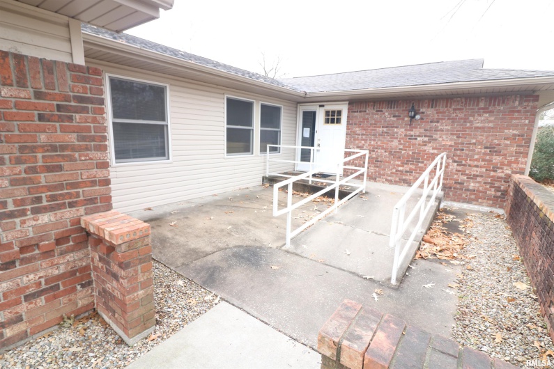 401 Beadle Drive, Carbondale, Illinois 62901, 0 , 0 ,0,Commercial Sale,For Sale,Beadle,0,RMAEB456240