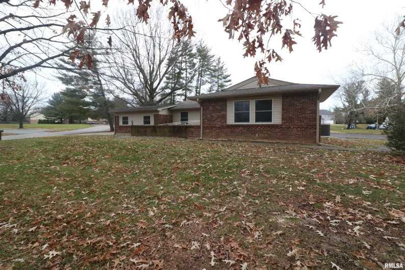 401 Beadle Drive, Carbondale, Illinois 62901, 0 , 0 ,0,Commercial Sale,For Sale,Beadle,0,RMAEB456240